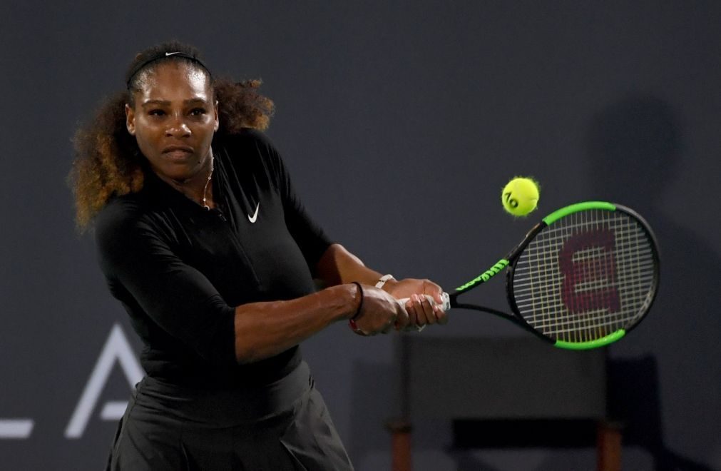 Tenista Serena Williams regressa às competições após um ano afastada