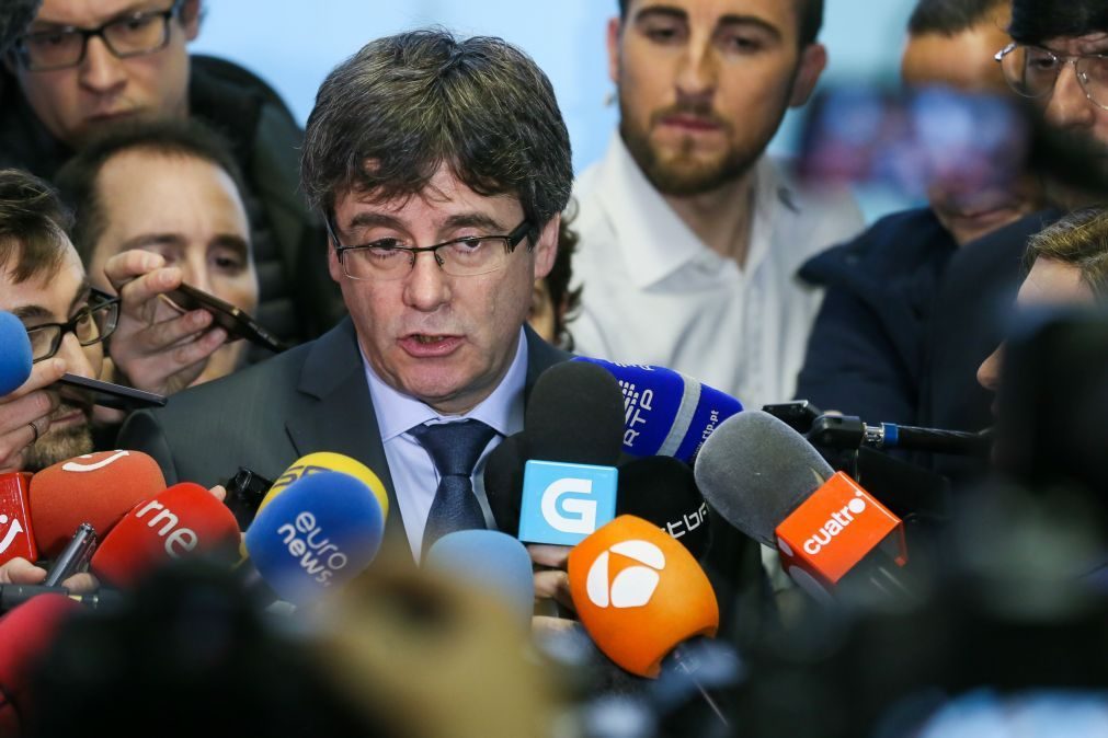 Puigdemont insiste que as eleições lhe deram o direito de ser presidente do governo da Catalunha