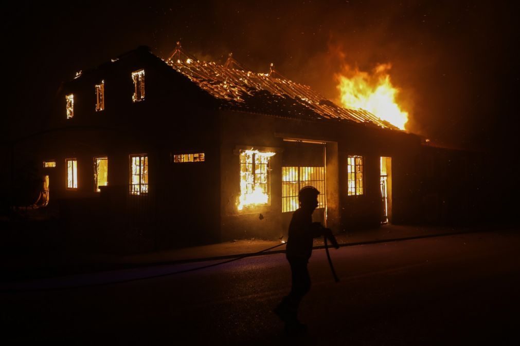 Parlamento estende apoios às zonas afetadas por incêndios de outubro