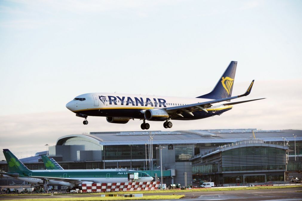 Ryanair ameaça despedir funcionária espanhola por apoiar colegas portugueses em greve