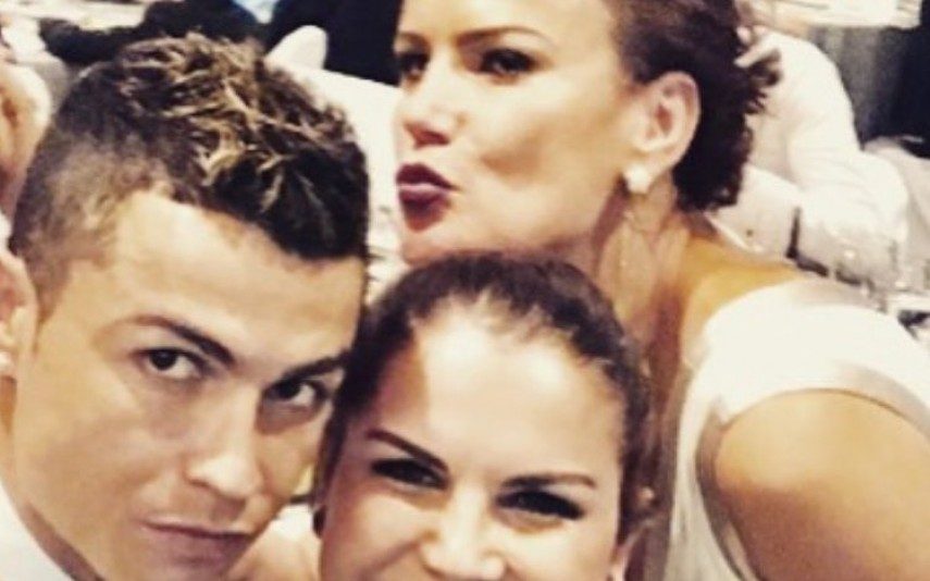 Cristiano Ronaldo enganado pelas irmãs. Veja o vídeo