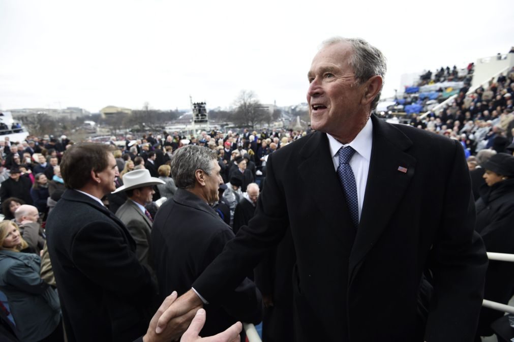 George W. Bush diz haver «evidências claras» de ingerência russa nas eleições dos EUA