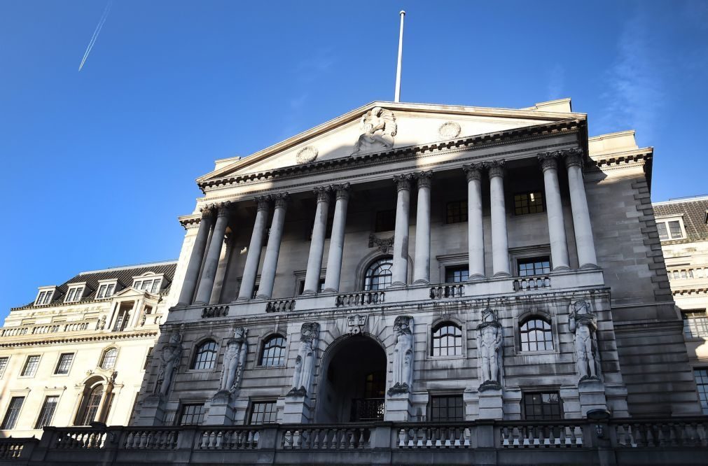 Banco de Inglaterra mantém as taxas de juro