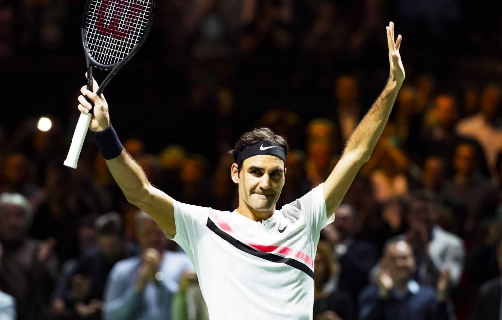 Federer volta à liderança do ténis mundial e é o mais velho número 1 de sempre