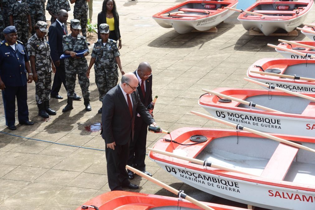 Portugal entrega dez lanchas à Marinha de Guerra de Moçambique