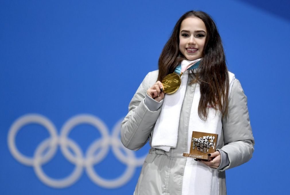 PyeongChang2018: Alina Zagitova dá primeiro ouro à Rússia sob bandeira olímpica