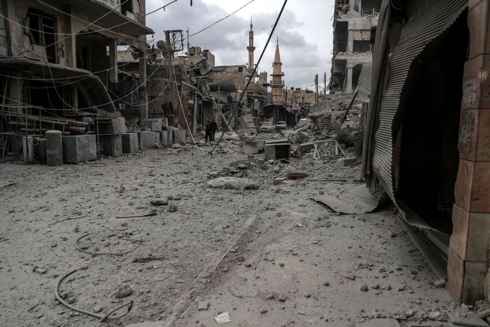 Televisão oficial síria diz que foi estabelecido corredor humanitário em Ghouta