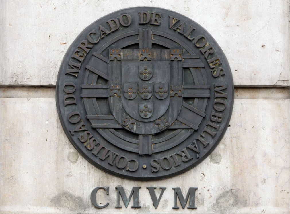 CMVM diz que novas regras reduzirão confusão entre depósitos e produtos com risco