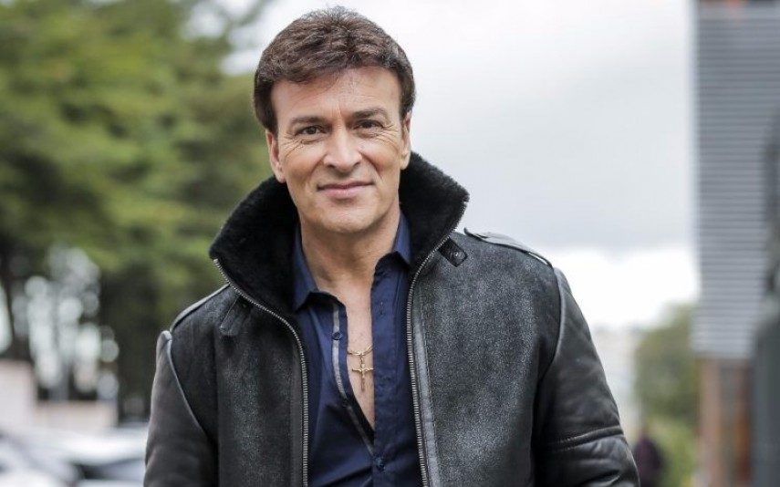 Tony Carreira anuncia hoje à noite «final de carreira» ao fim de 30 anos