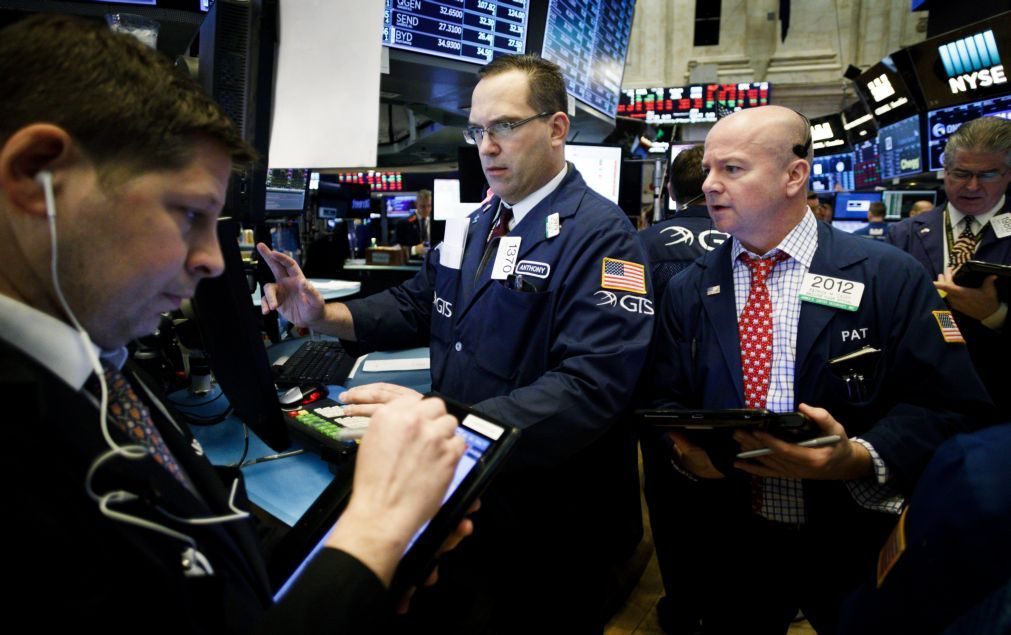 Bolsa de Nova Iorque segue em baixa com incerteza sobre medidas protecionistas