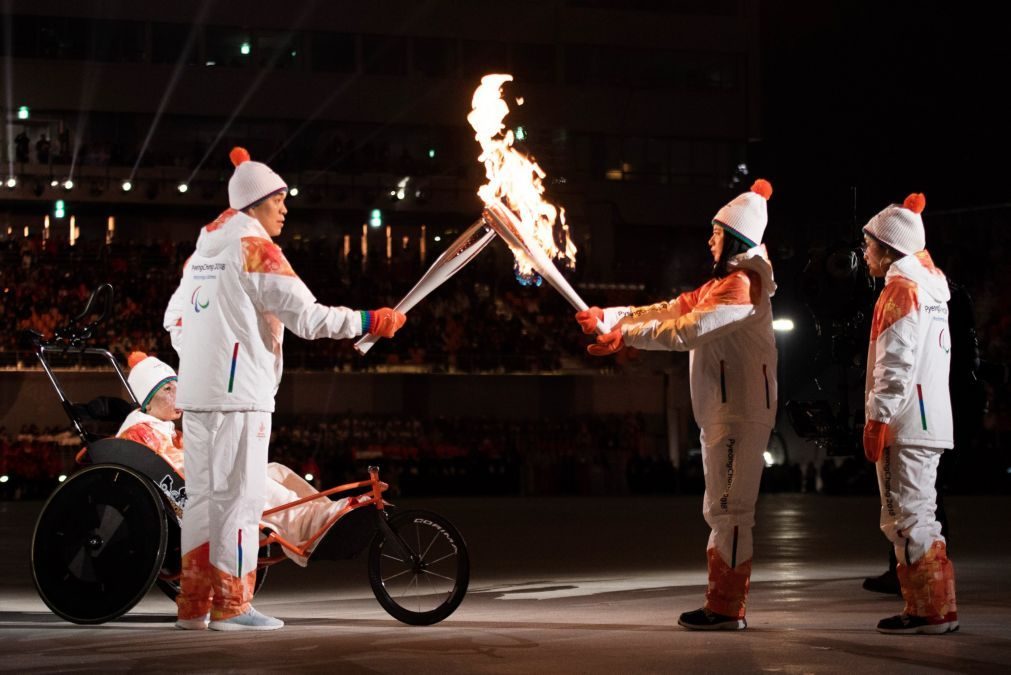 Paralímpicos de Inverno oficialmente abertos e com atletas da Coreia do Norte