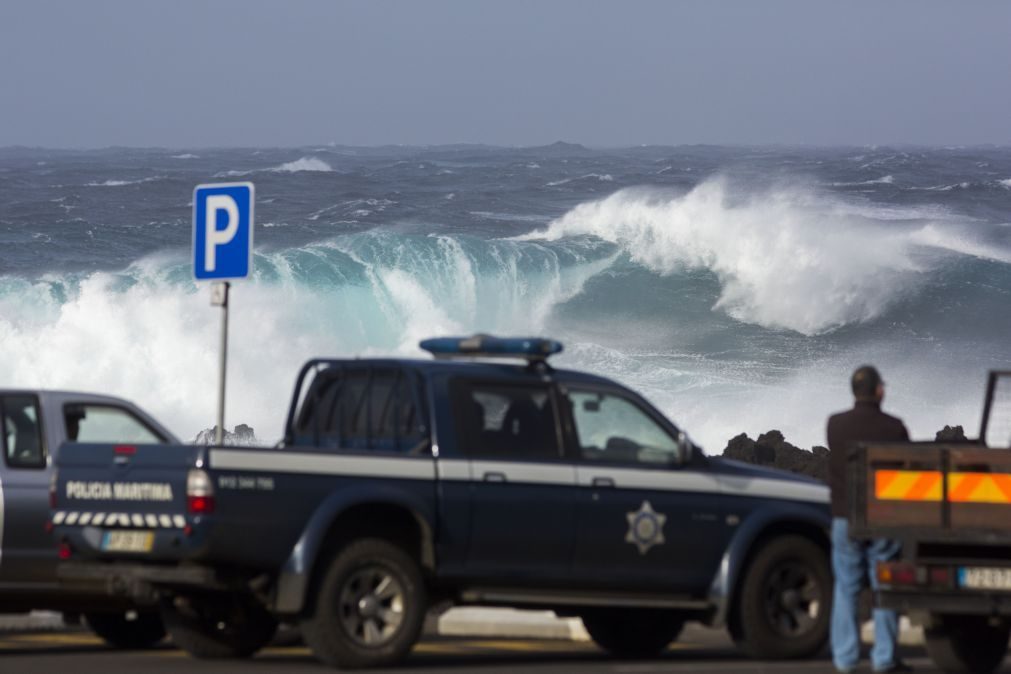 Proteção Civil alerta para vento forte em sete ilhas dos Açores