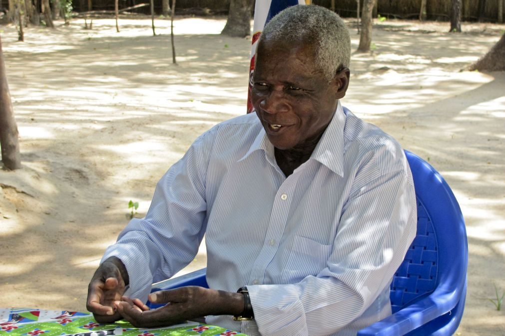 Dhlakama suspeita de irregularidades eleitorais que ameaçam conversações com PR de Moçambique