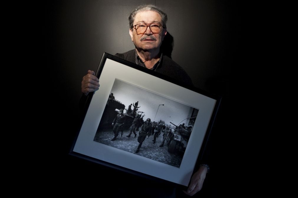 Eduardo Gageiro expõe em Aljustrel fotografias icónicas da revolução de Abril