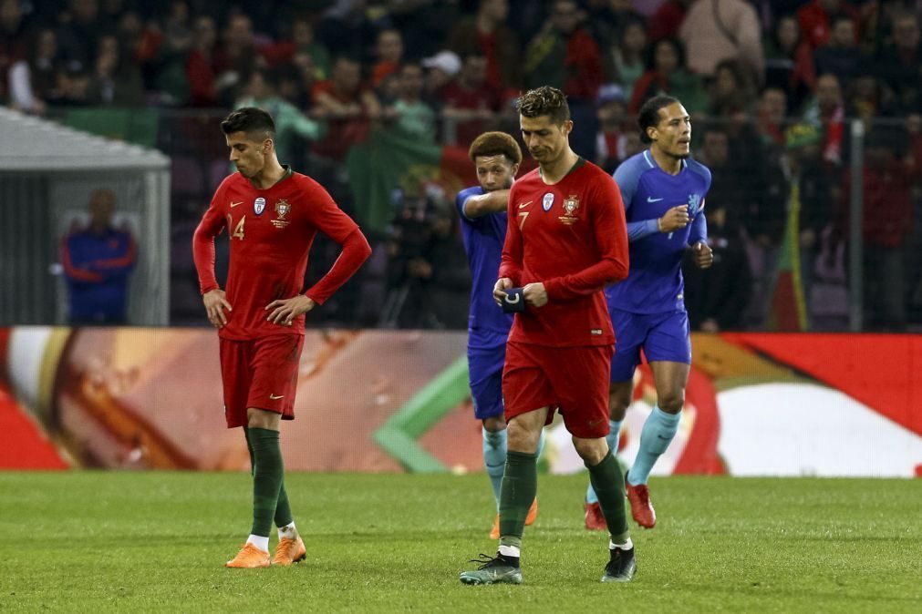 Futebol: Holanda de miúdos bate por 3-0 Portugal infantil