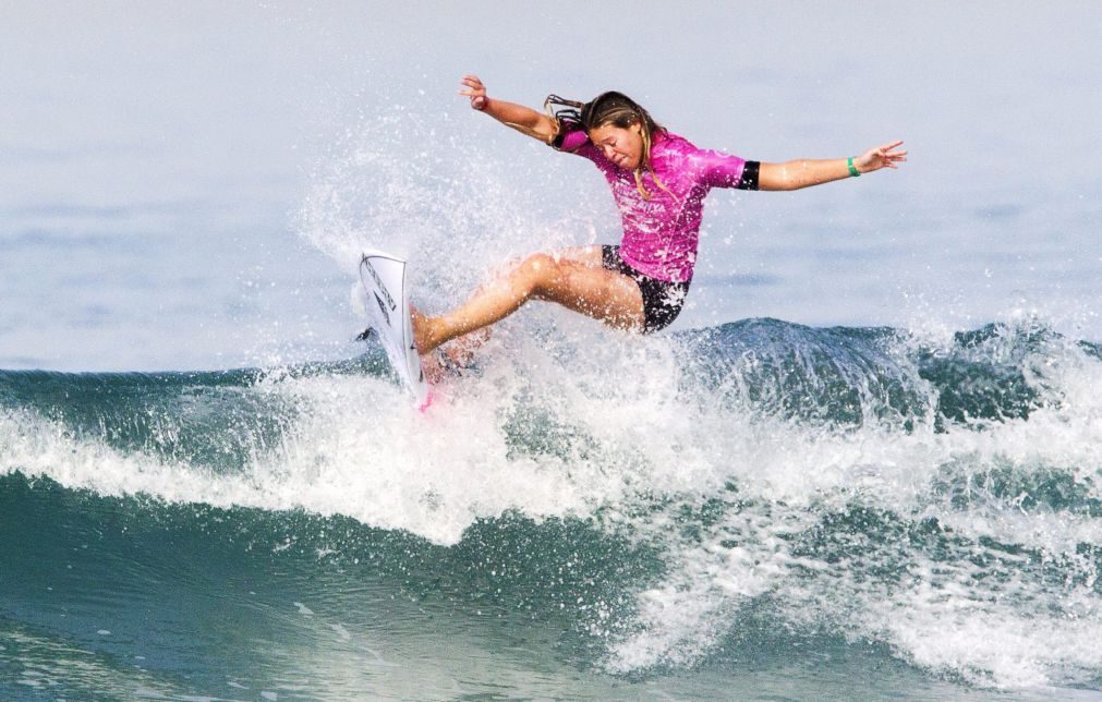Surfista portuguesa Camilla Kemp terceira classificada no País Basco