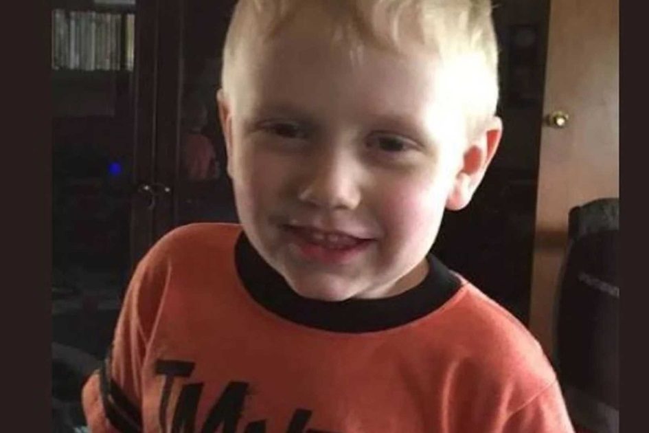 Após dias à procura de criança autista desaparecida, pai confessa ter matado menino
