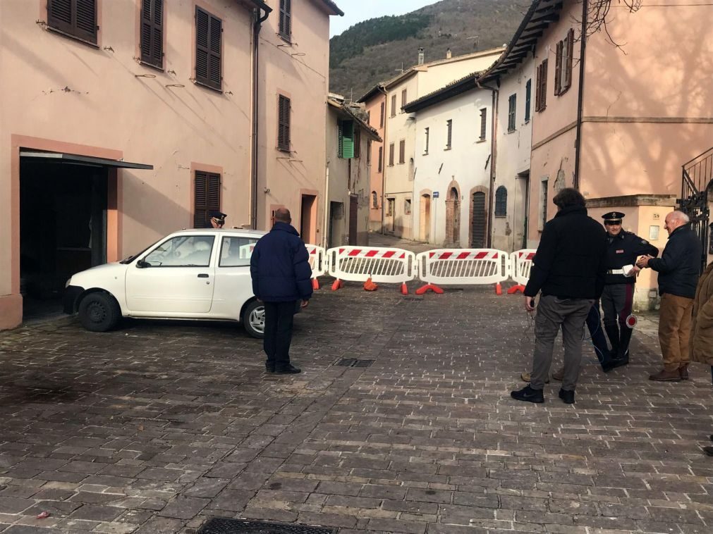 Sismo de 4,6 no centro de Itália causa danos
