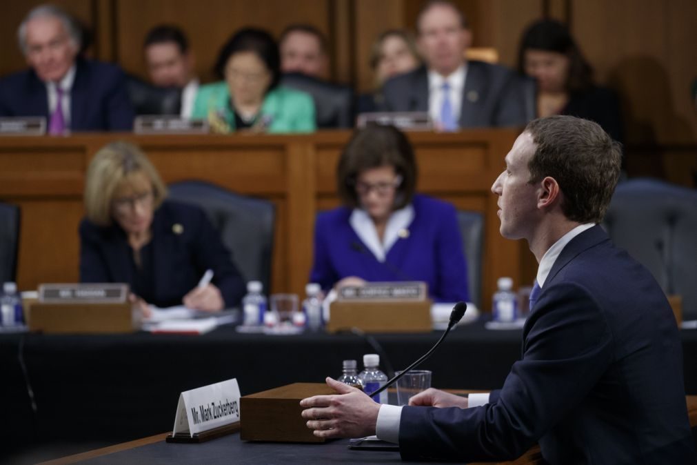 Zuckerberg assume culpa de abuso de Cambrigde Analytica ante Senado dos EUA