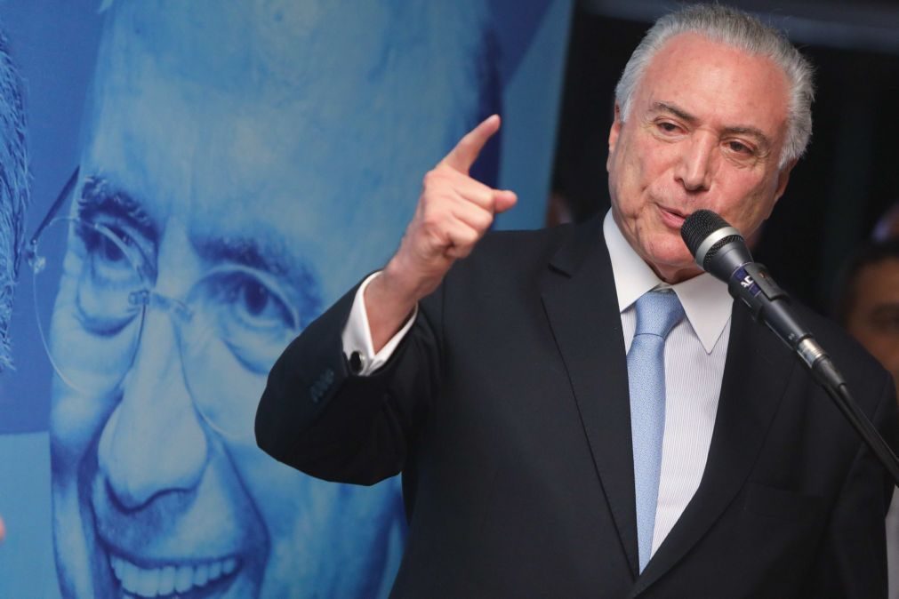 Presidente do Brasil dá posse a dez novos ministros