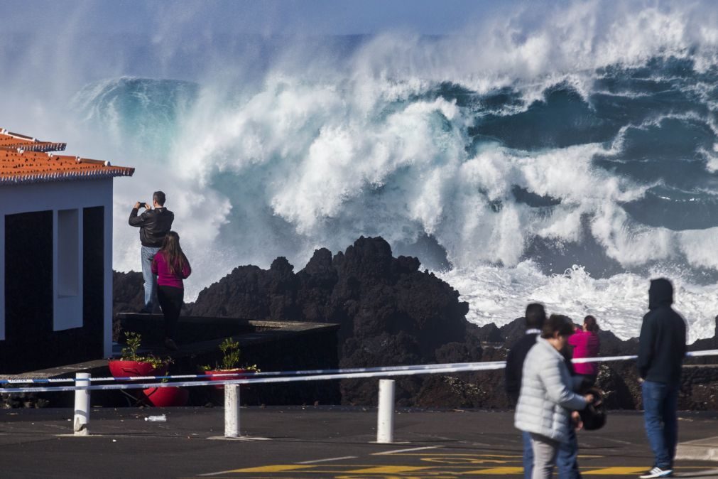Açores sob aviso laranja por agitação marítima