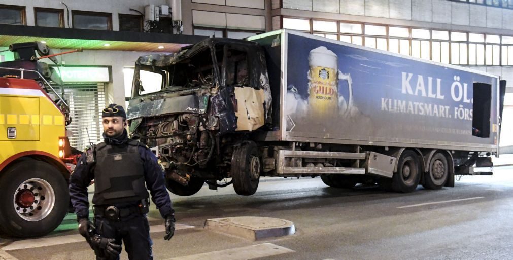 Ministério Público pede perpétua para autor de ataque com camião em Estocolmo