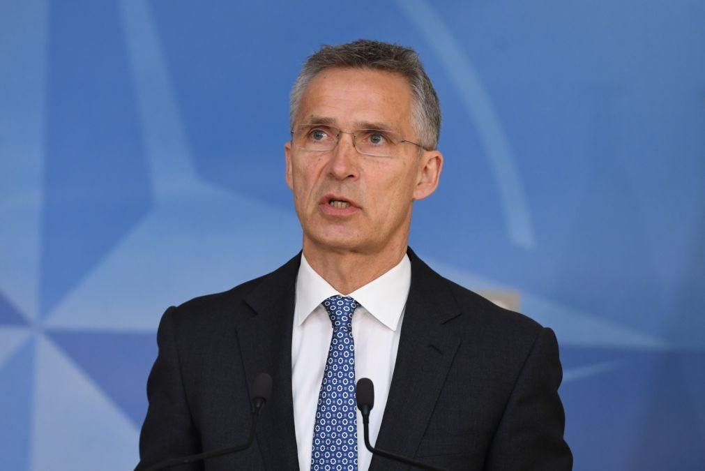 NATO «apoia plenamente» solução política para a península da Coreia