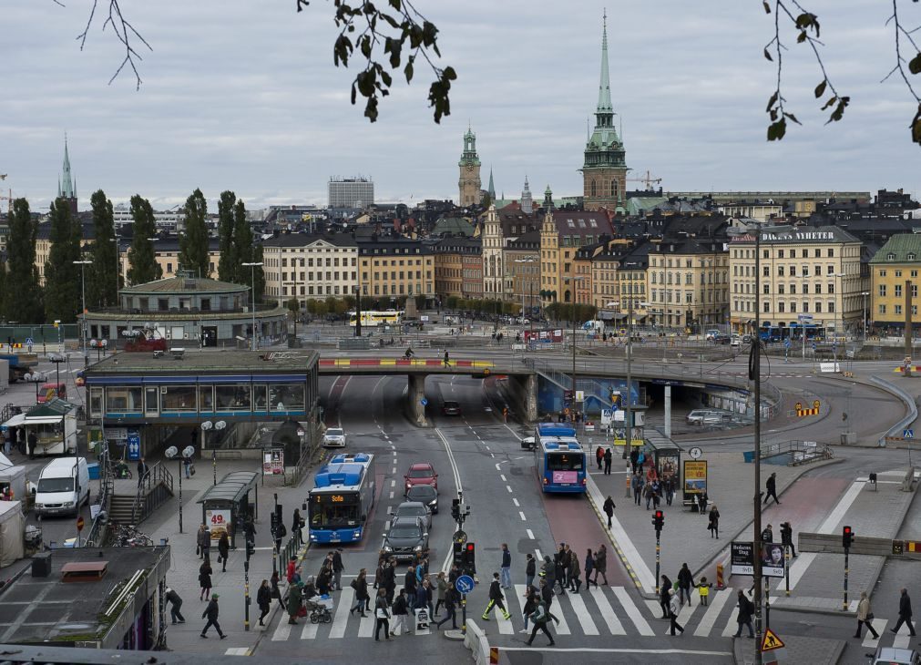 Suécia falha estratégia e imunidade de grupo não é alcançada