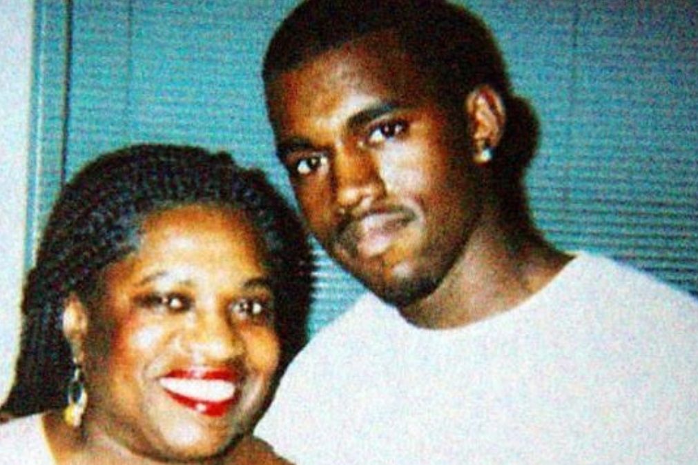 Capa do novo disco de Kanye West é a cara do médico envolvido na morte da mãe