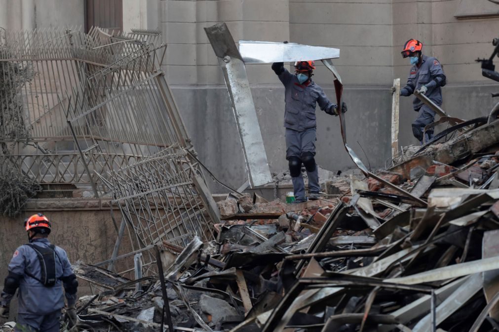 Número de desaparecidos após desabamento de prédio em São Paulo sobe para 44