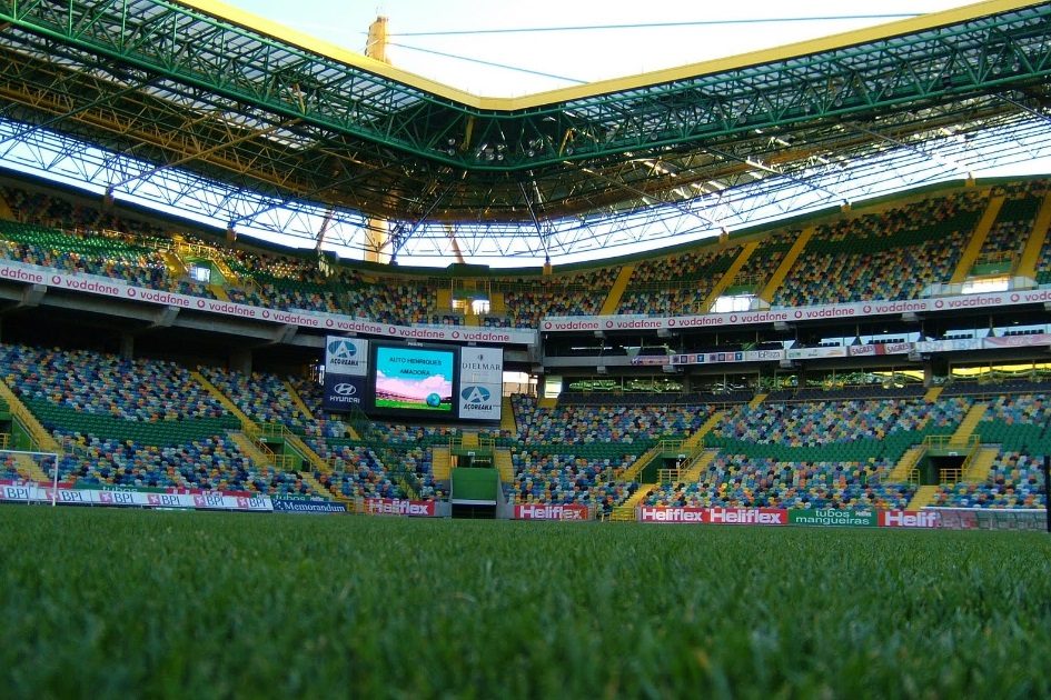 Sporting confirma buscas em Alvalade e «dois colaboradores constituídos arguidos»