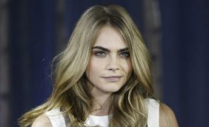 Cara Delevingne quer mulheres a falarem sobre masturbação