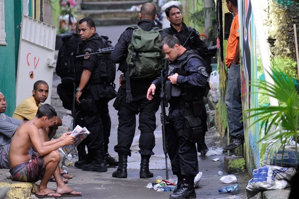 Rio de Janeiro: Agente das forças de operações especiais morto em favela