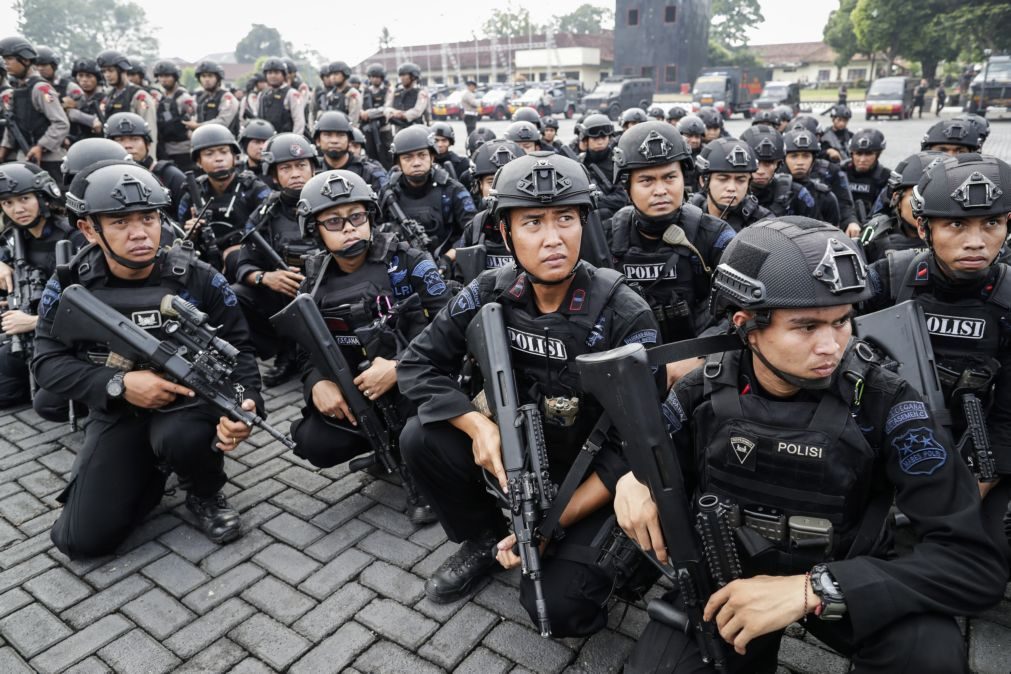 Cinco agentes policiais mortos em motim num centro de detenção indonésio