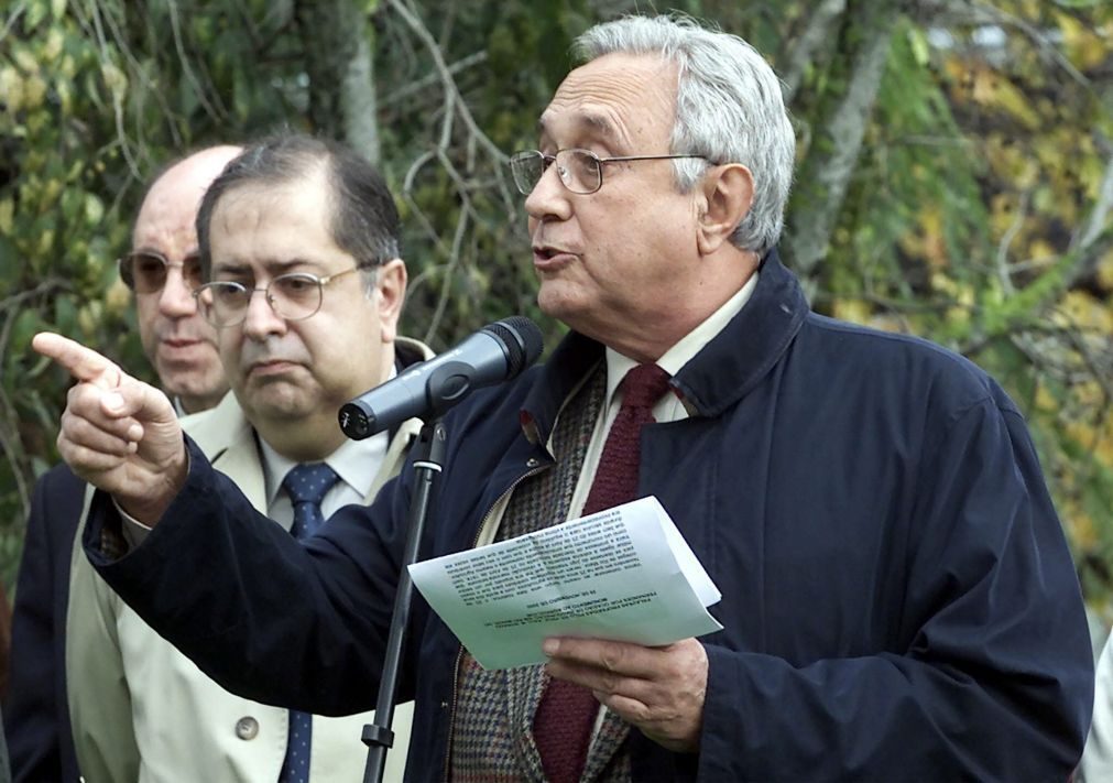 Morreu Rosado Fernandes