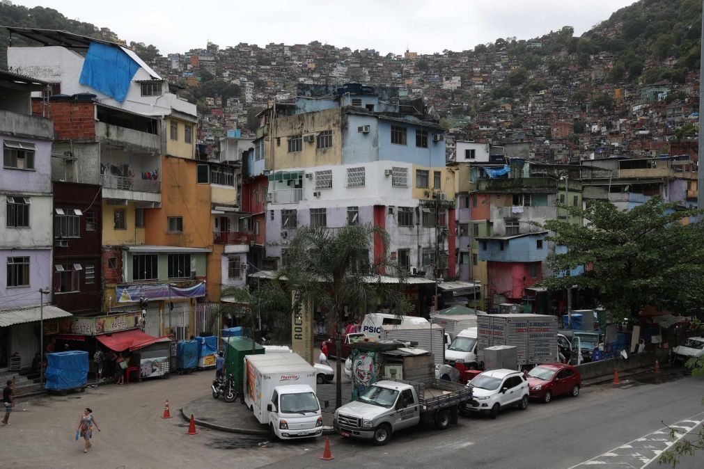 Rio de Janeiro: Um morto e um ferido em novo tiroteio na favela Rocinha