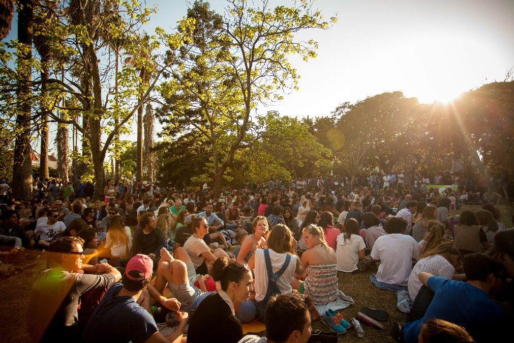 Chegou o sol e também o Out Jazz. Saiba em que jardins se faz a festa