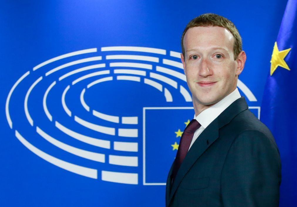 Zuckerberg desculpa-se no Parlamento Europeu