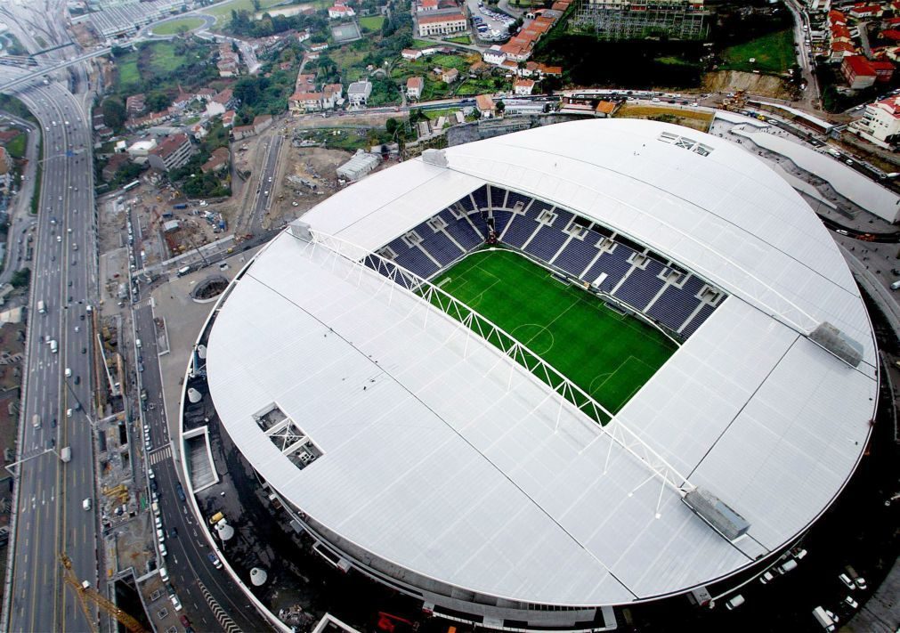Supertaça Europeia de futebol em 2020 vai ser no Estádio do Dragão