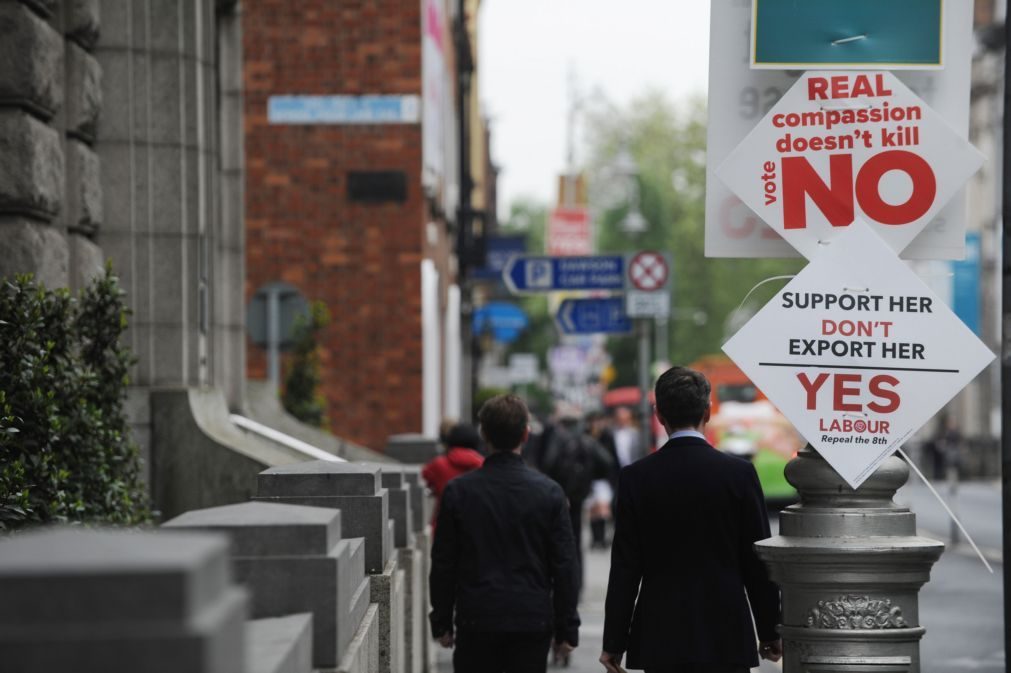 Mais de três milhões chamados a votar em referendo para legalizar aborto na Irlanda