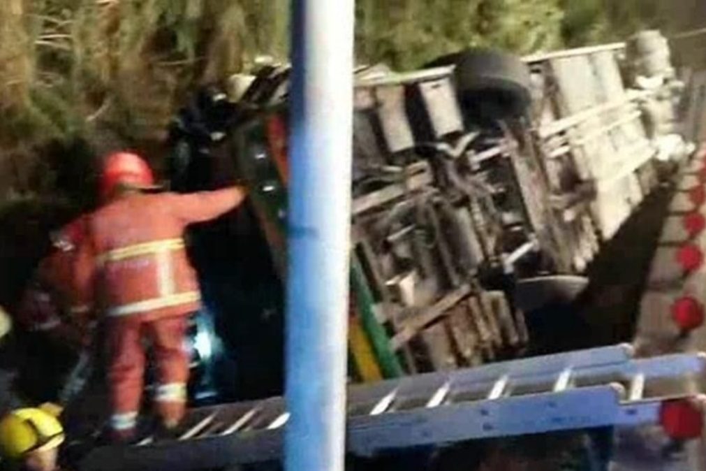 Despiste de autocarro com 28 pessoas faz 17 mortos