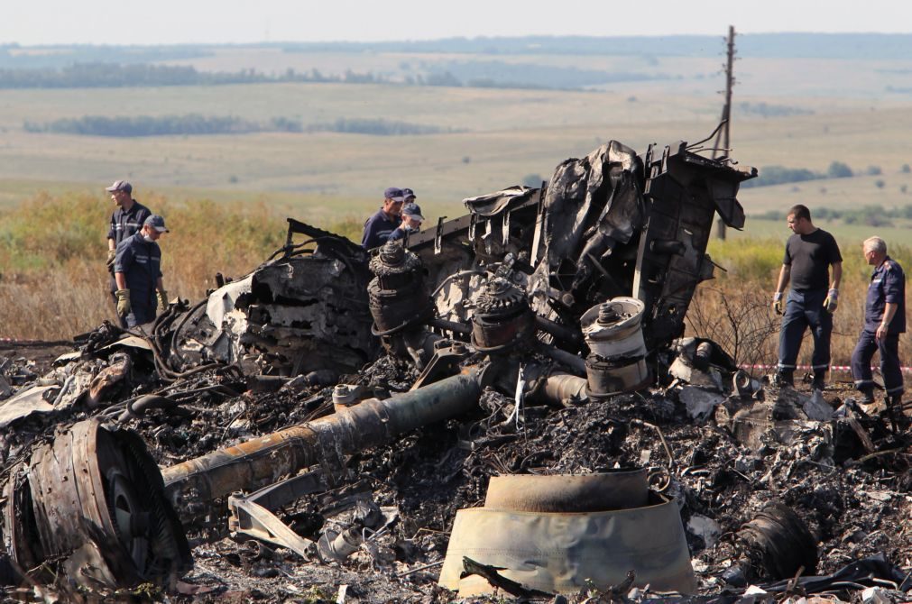 Familiares de vítimas da queda do avião da Malaysia Airlines levam Rússia a tribunal