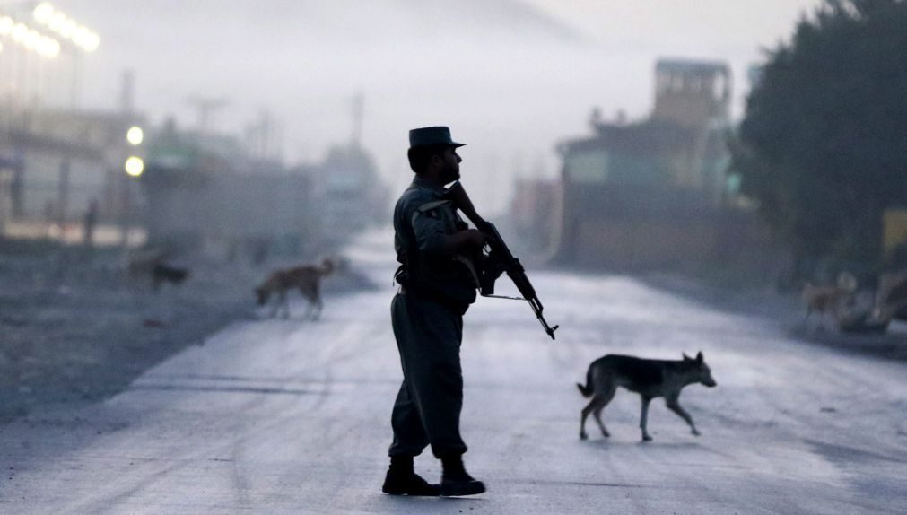 Última Hora: Explosões e tiroteio junto ao Ministério do Interior em Cabul