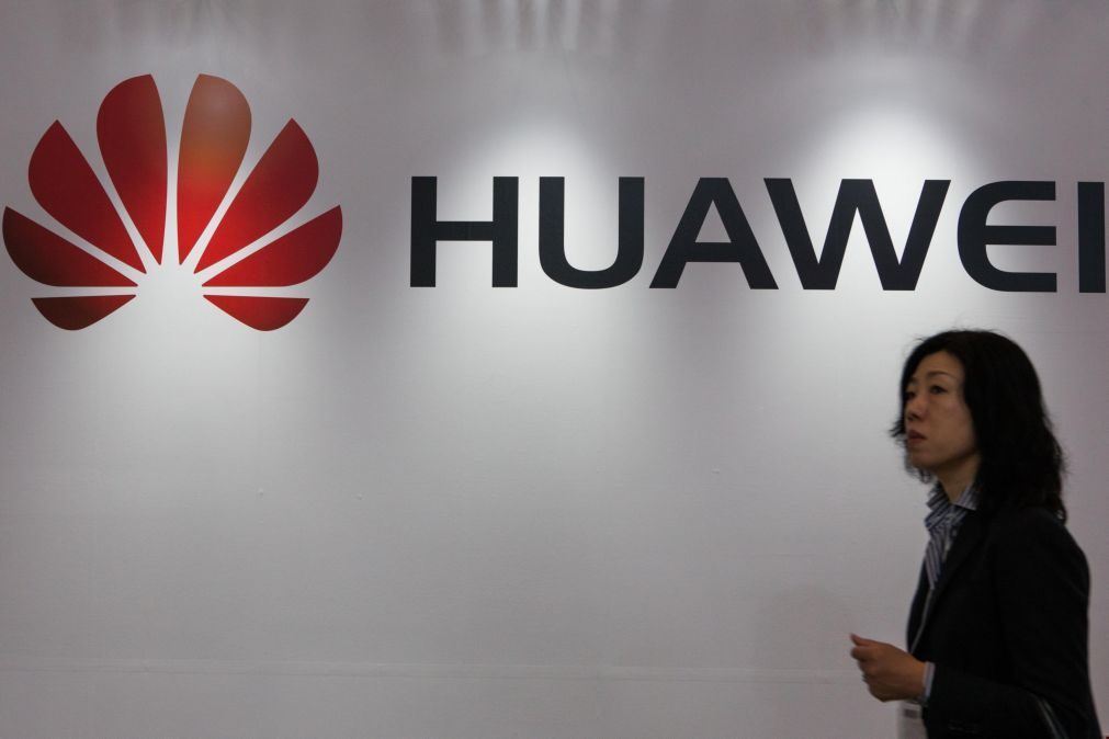Vodafone suspende compra de novos modelos da Huawei