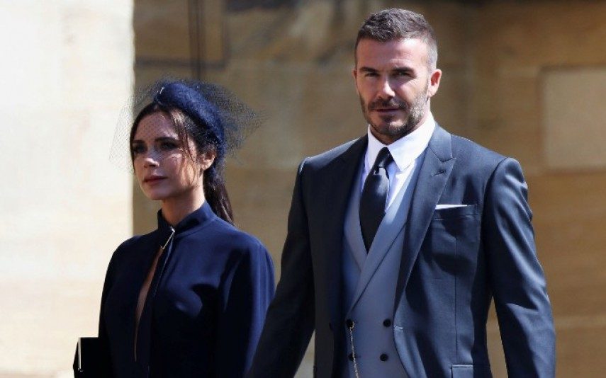 David e Victoria Beckham doam roupas que usaram no casamento real