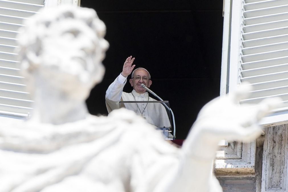 Papa encoraja países a continuarem negociações para pacto global sobre refugiados