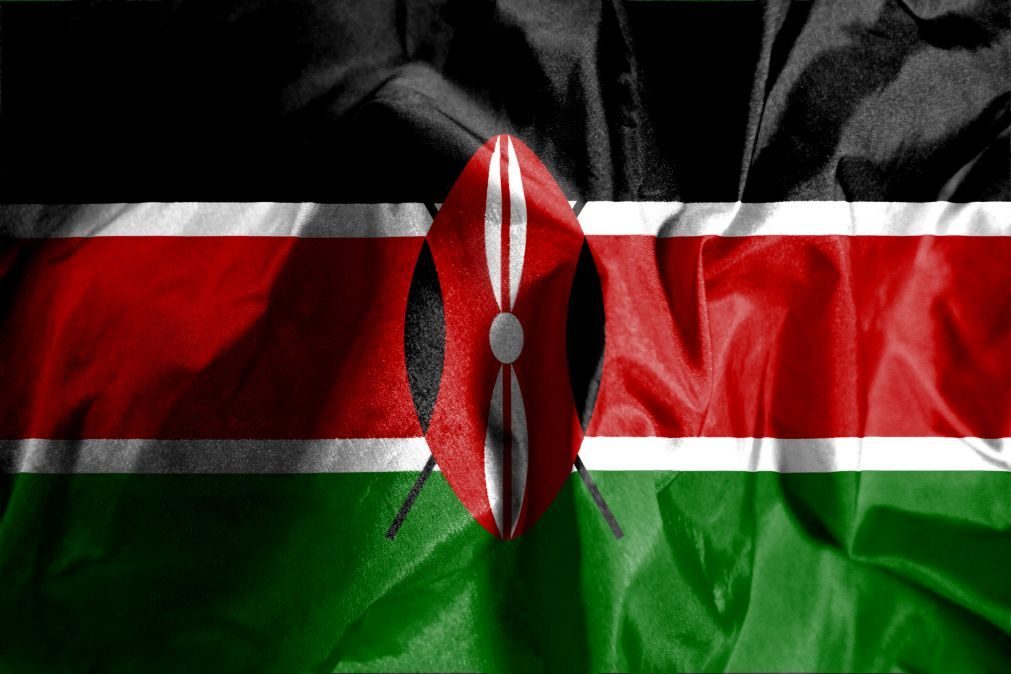 Explosão de bomba artesanal mata oito polícias no Quénia