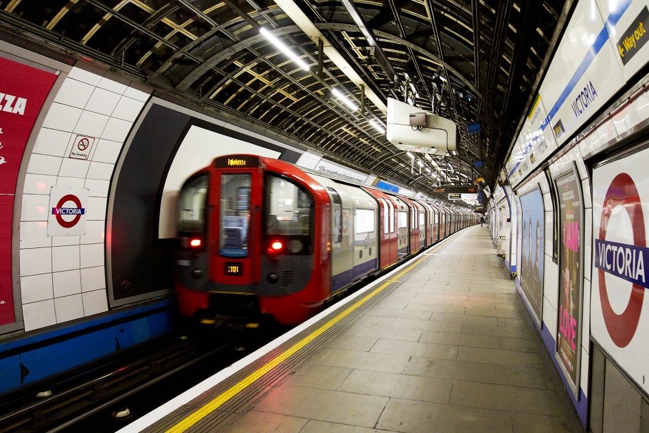 Última Hora | Incêndio obriga a evacuação de estação de metro em Londres