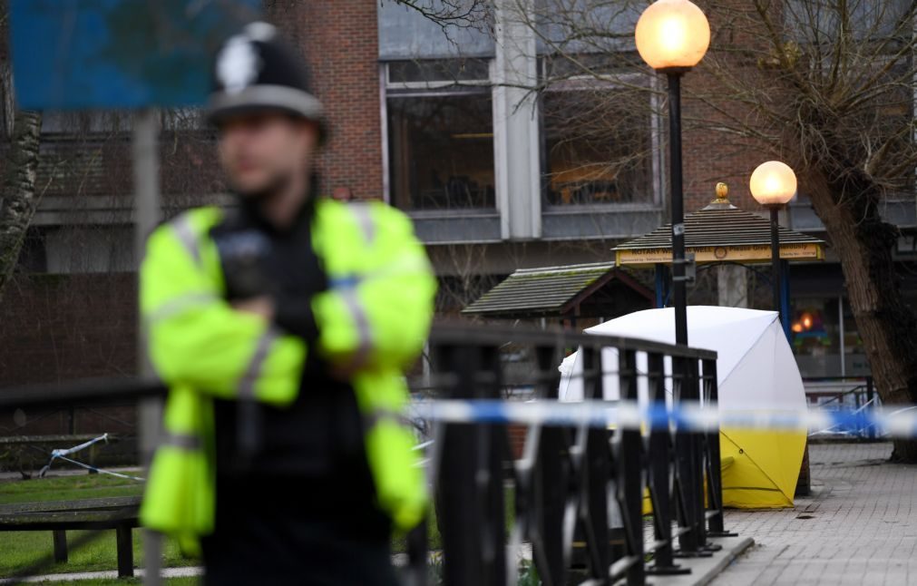 ÚLTIMA HORA: Ameaça bomba em estação de Londres. Suspeito detido