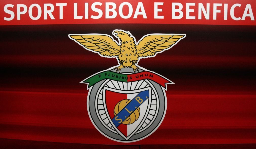 Defesa argentino Cristian Lema assina por cinco anos com o Benfica